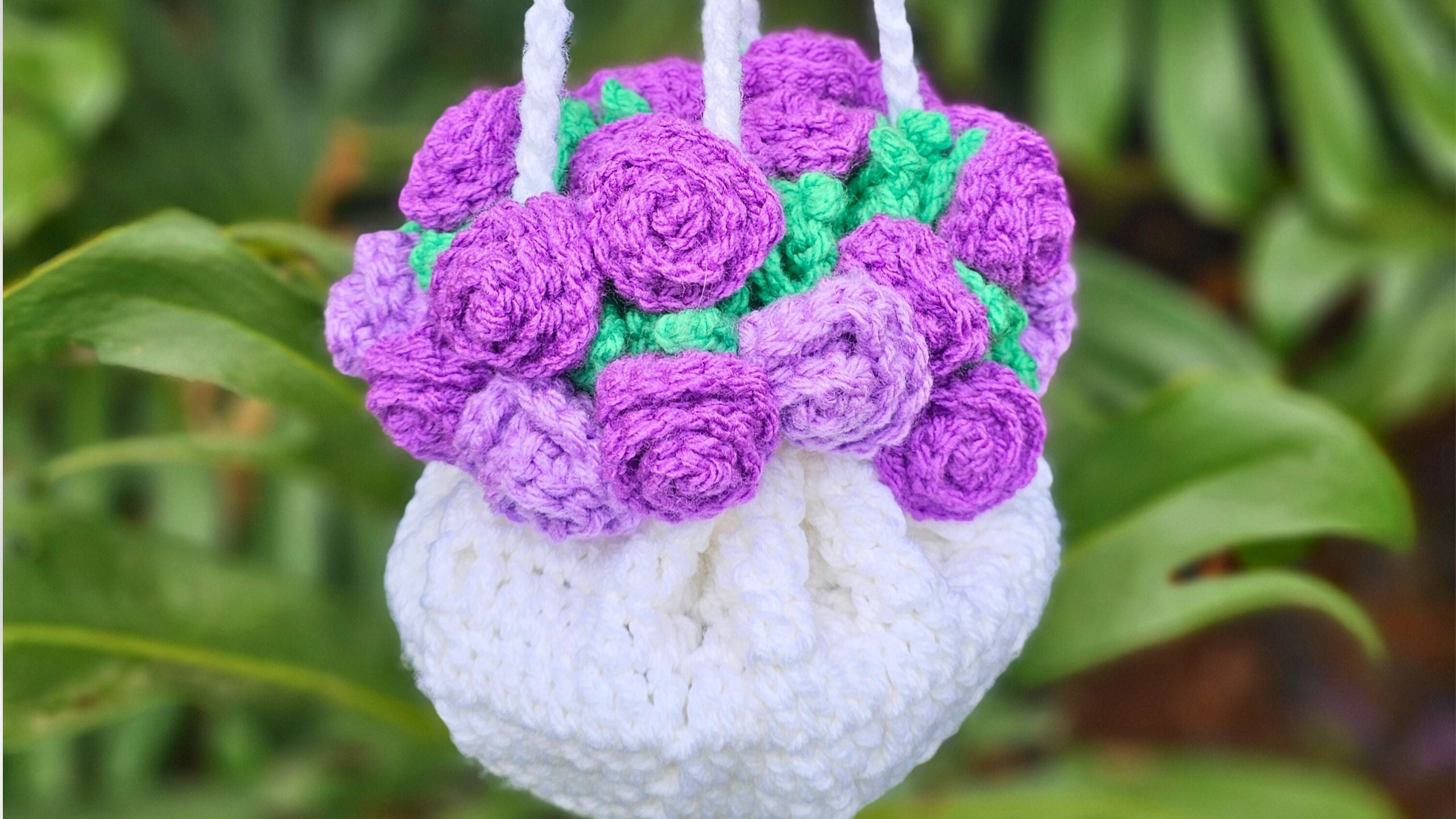 Turn a Crochet Flower Bouquet Into a Cute Bag You’ll Love