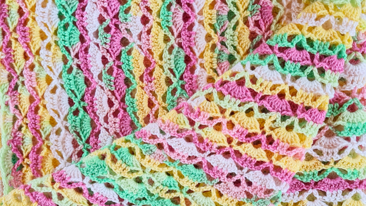 Easy-Cakes-Candles-Crochet-Baby-Blanket-Pattern-for-Beginners Secret Yarnery