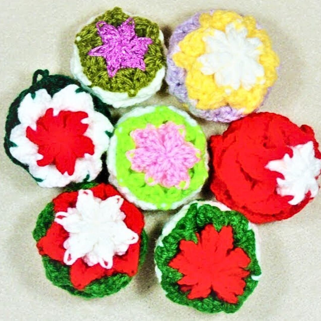 Crochet Your Own Fabulous Accordion Holiday Balls!