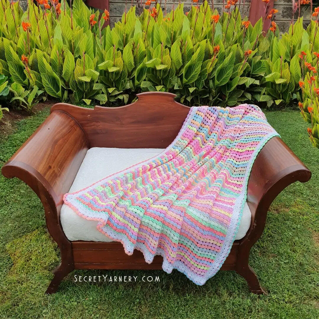 Candy Cradle Crochet Baby Blanket – Cozy Pattern with Stacking Shells Border