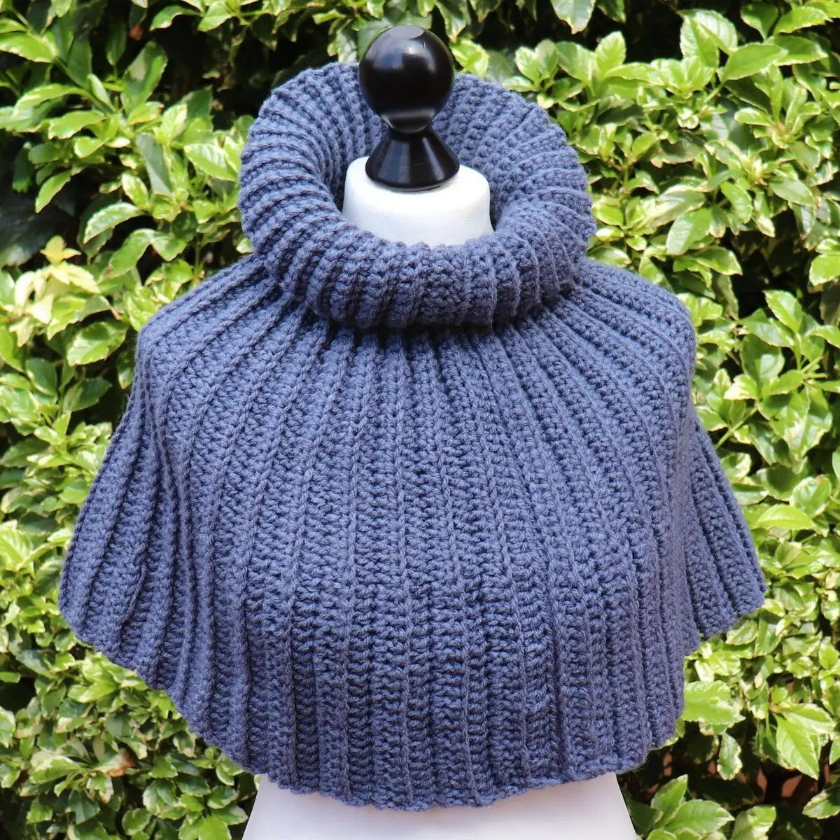 Elegant Convertible Cowl Crochet Pattern – Easy Stylish