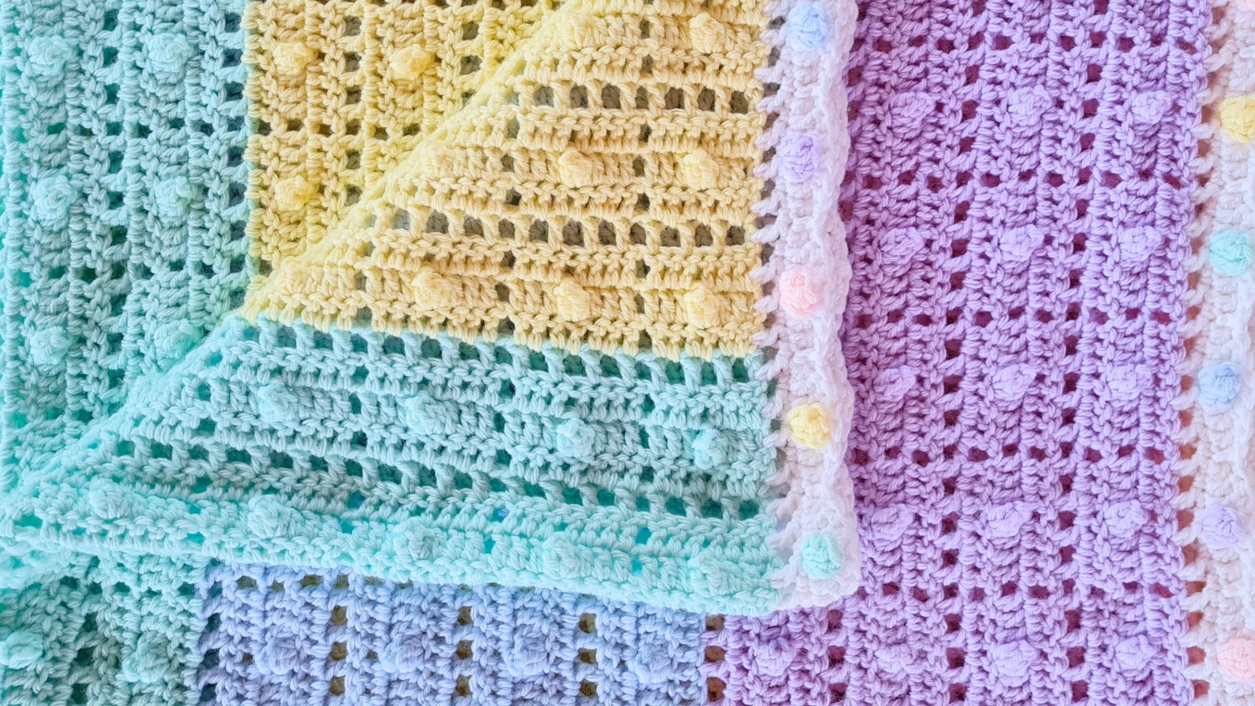 Berry Biscuit Crochet Baby Blanket: Cozy, Vintage Charm!