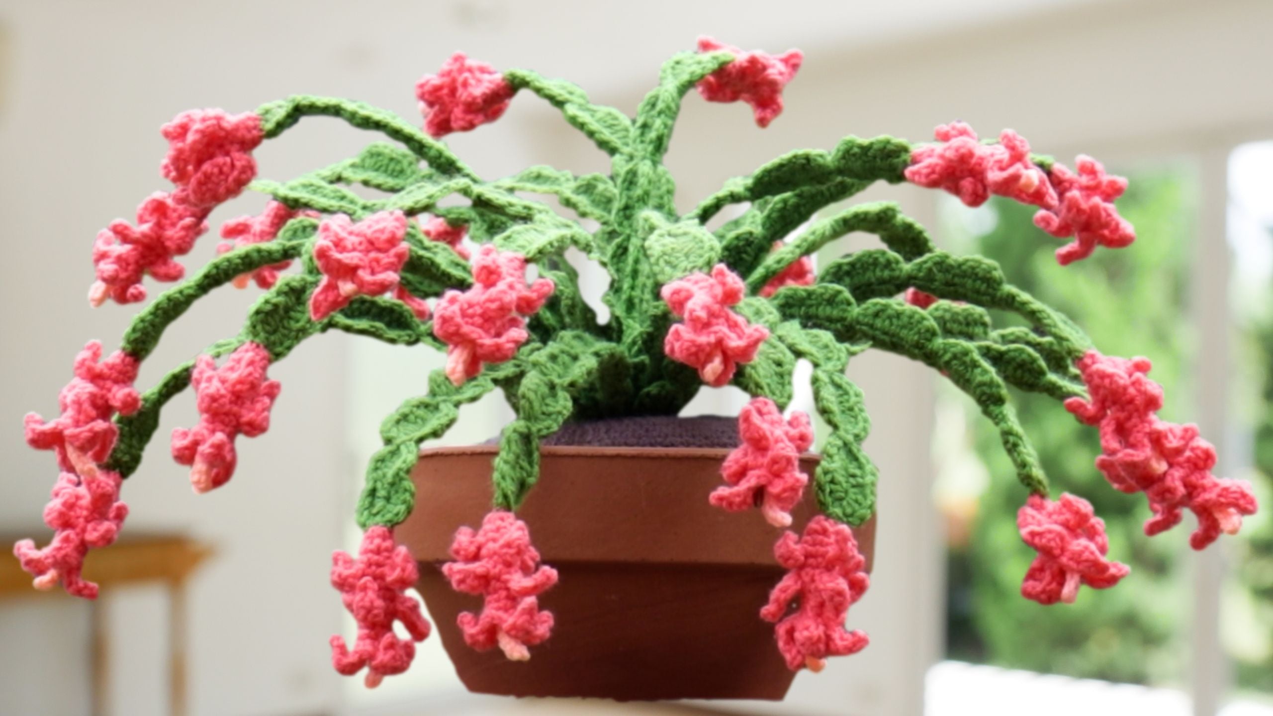 How to Make a Stunning Crochet Christmas Cactus