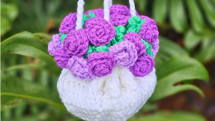 Turn a Crochet Flower Bouquet Into a Cute Bag You’ll Love