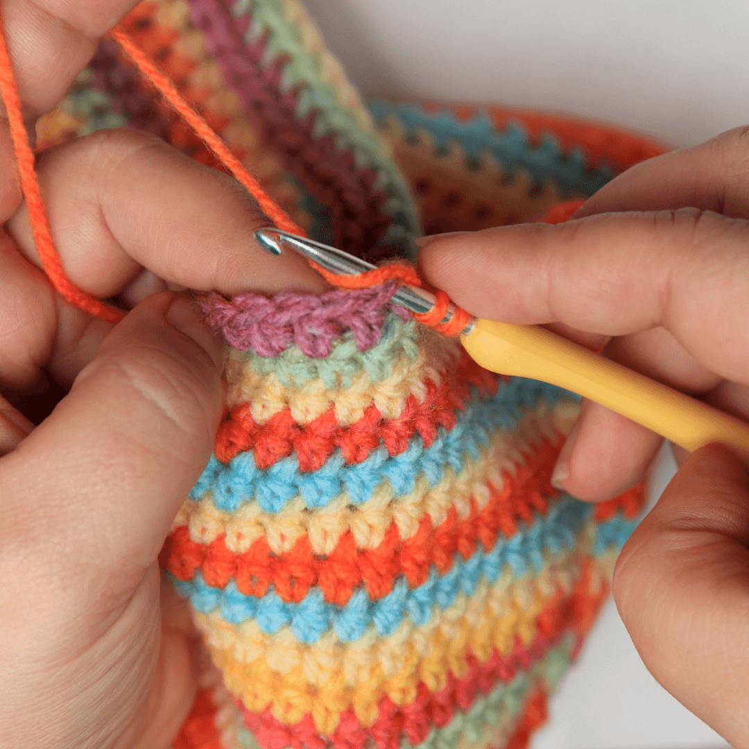 How to crochet a scarf - Secret Yarnery