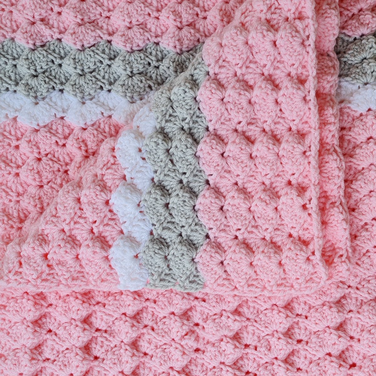 This Crochet 3D Shell Blanket is So Soft and Cozy😲 The Guzzling Granny Crochet Baby Blanket