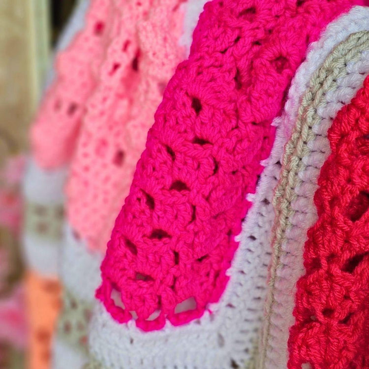 Berry Biscuit Square – Easy Crochet Stitch for Secret Stitches CAL Part 1.