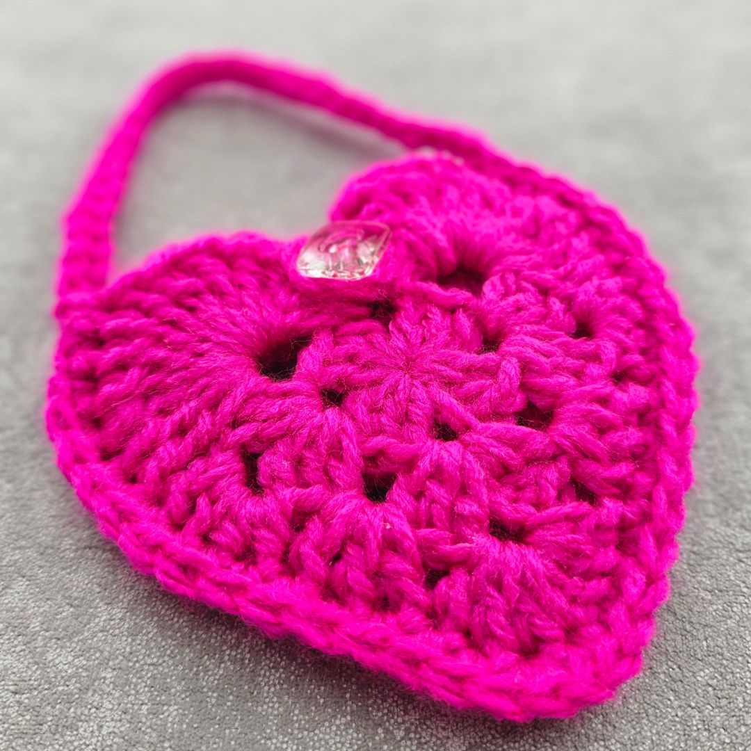 Cute Crochet Heart Bag Pattern – DIY Button & Adjustable Straps