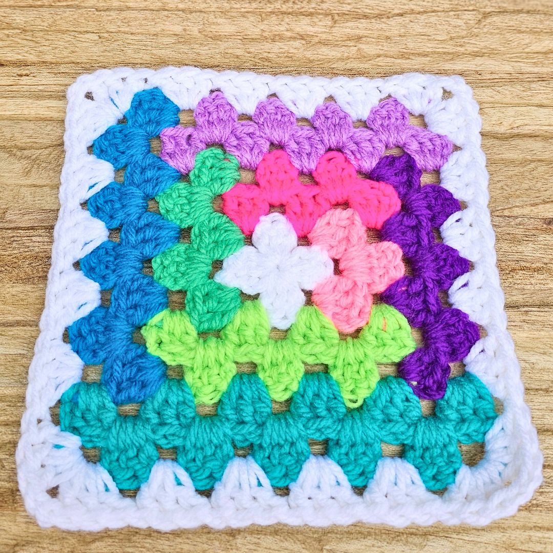 Easy Log Cabin Granny Square Pattern - 5 Round Mix & Match