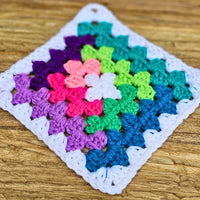 Easy Log Cabin Granny Square Pattern - 5 Round Mix & Match Secret Yarnery