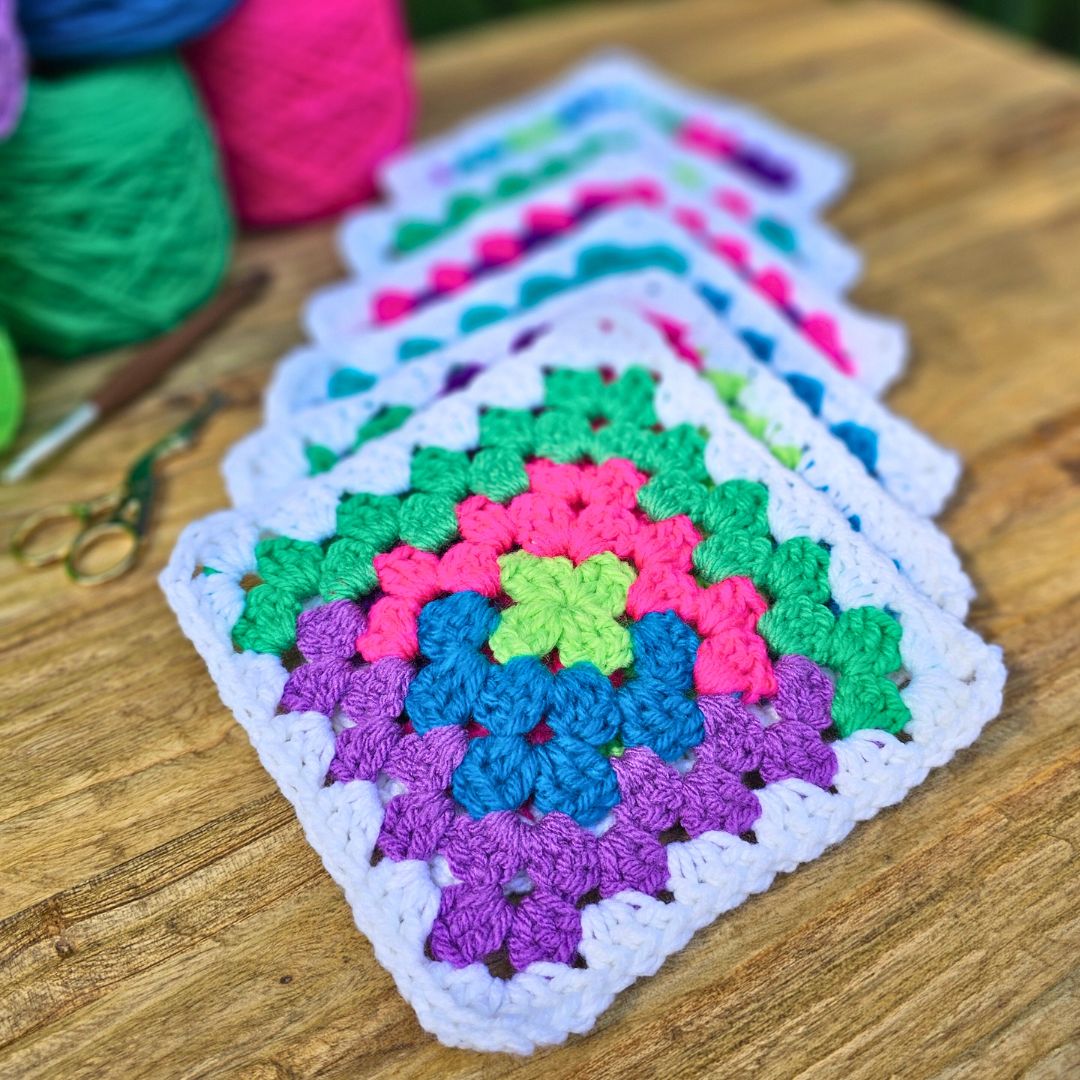 Stacking A Frame Log Cabin Granny Square Pattern - Mix & Match