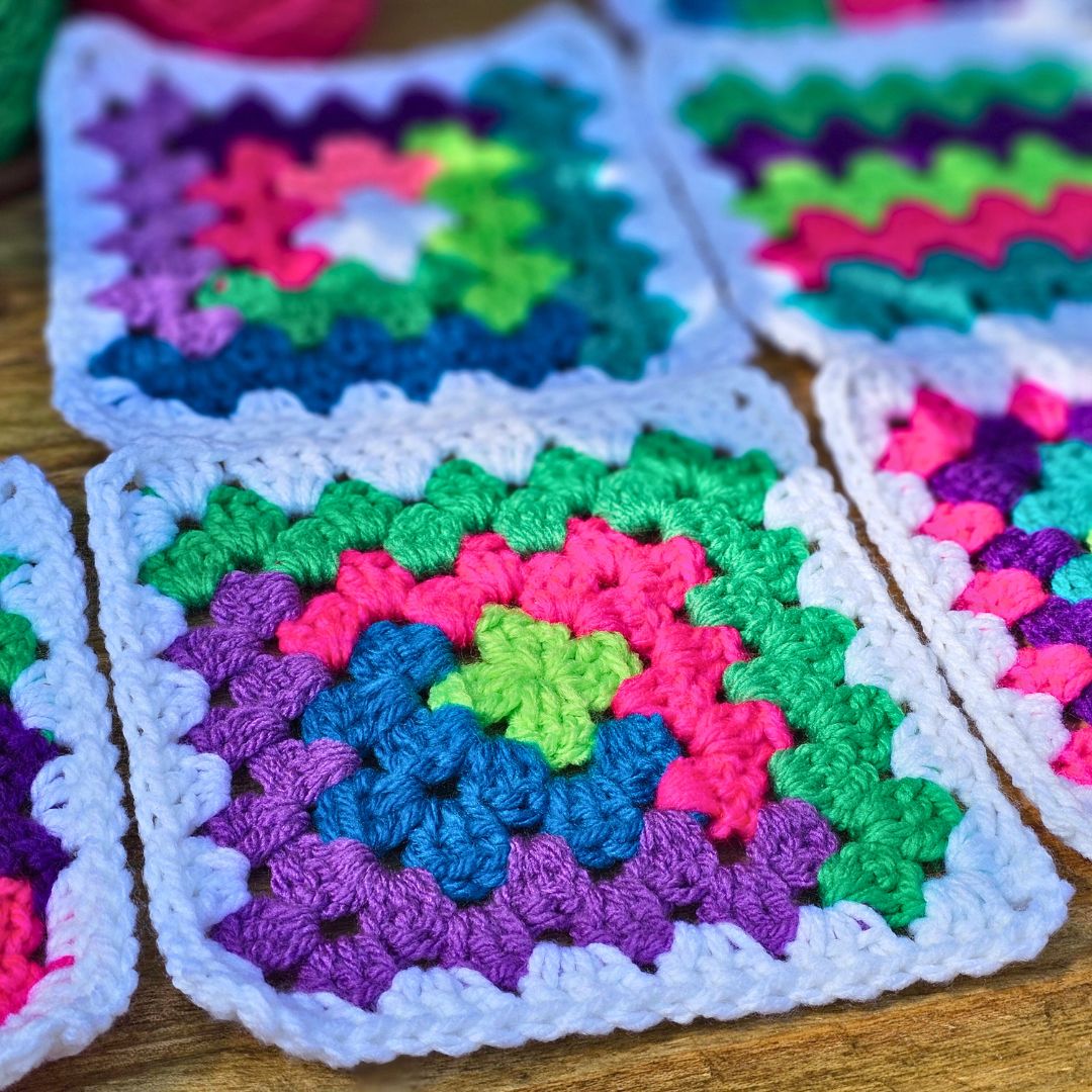 Stacking A Frame Log Cabin Granny Square Pattern - Mix & Match