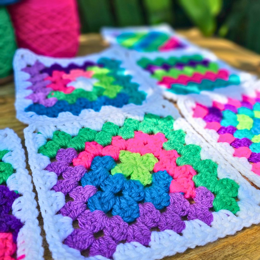 Stacking A Frame Log Cabin Granny Square Pattern - Mix & Match