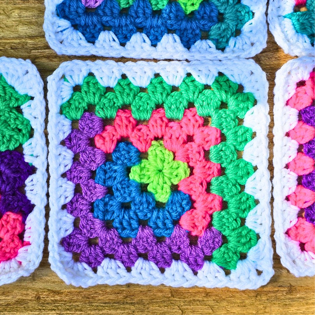 Stacking A Frame Log Cabin Granny Square Pattern - Mix & Match