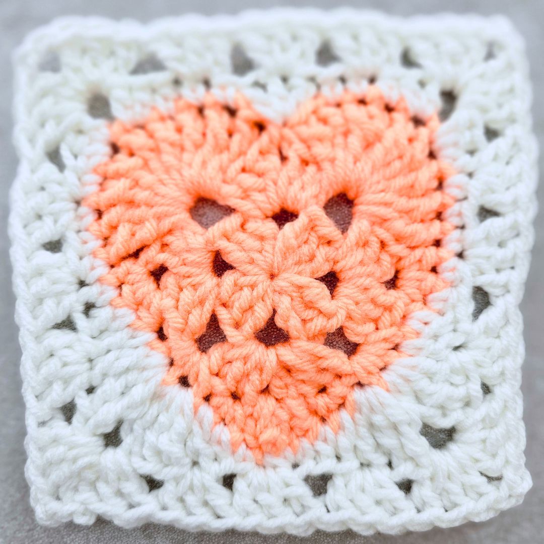 Traditional Granny Square Heart Pattern – Flat, Fun & Reversible!