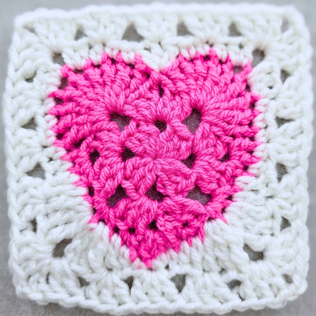 Traditional Granny Square Heart Pattern – Flat, Fun & Reversible!