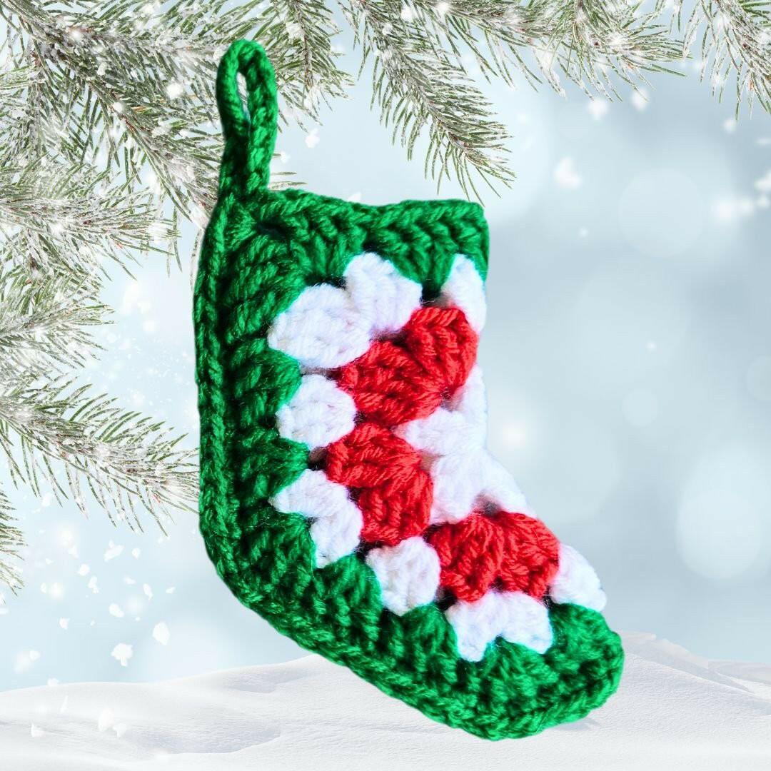 Crochet Gift Card Holder Stocking – Festive and Easy Pattern for Holiday Gifting.