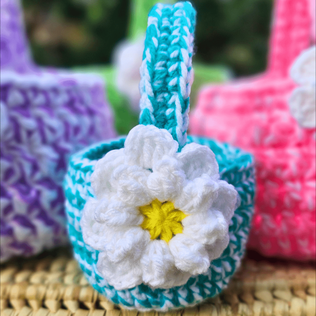 Easy Crochet Easter Baskets.