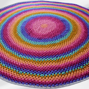 Round Granny in a Spiral Blanket - Secret Yarnery