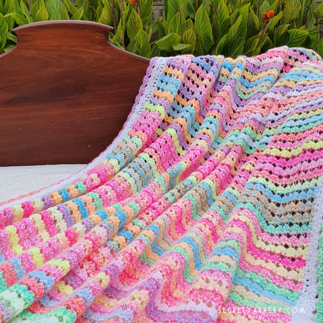 Candy Cradle Crochet Baby Blanket – Cozy Pattern with Stacking Shells Border