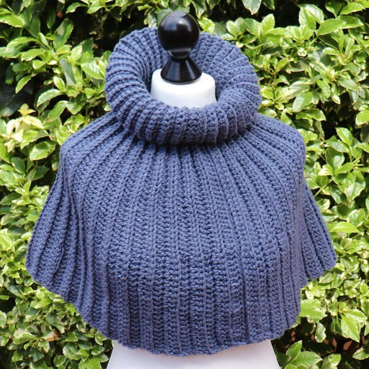 Convertible Cowl – Easy Crochet Pattern for a Cowl-to-Capelet.