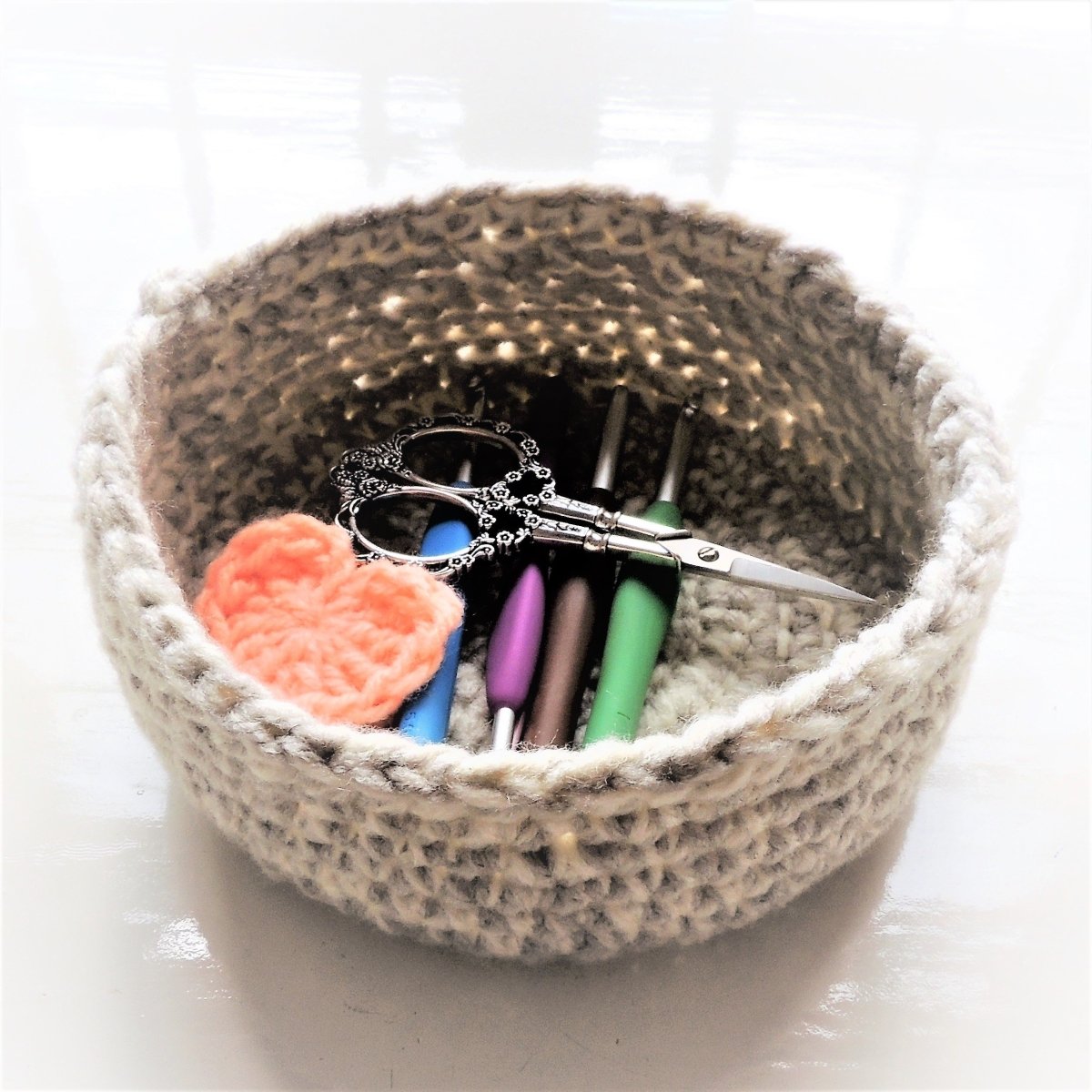 Easy Crochet Desk Basket – Simple Organizer Pattern for Beginners