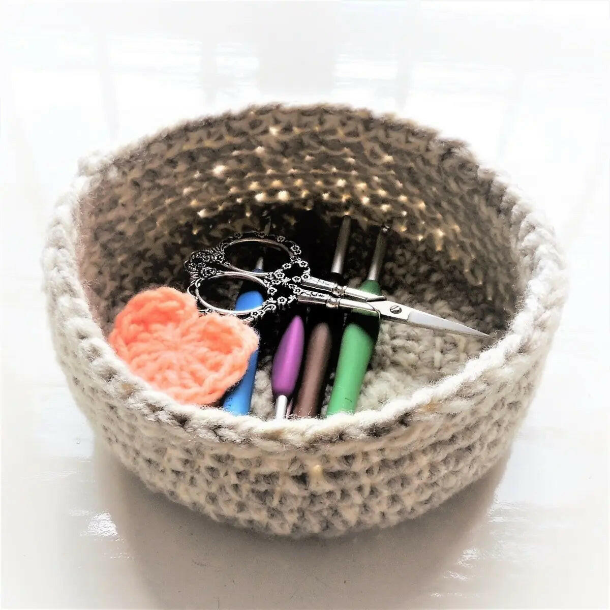 Easy Crochet Desk Basket – Simple Organizer Pattern for Beginners.