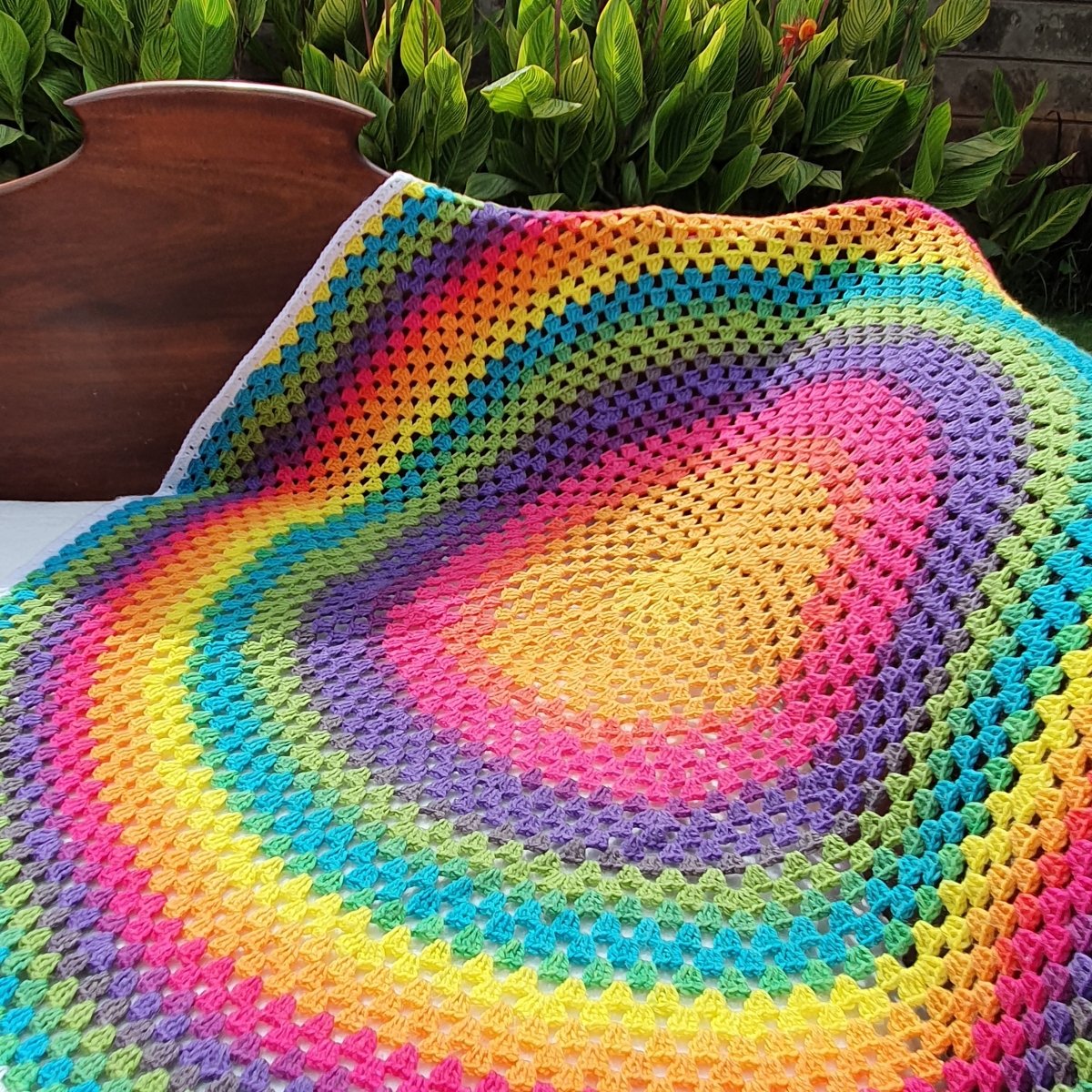 Easy Round Granny Square Blanket – Simple Crochet Pattern for Beginners