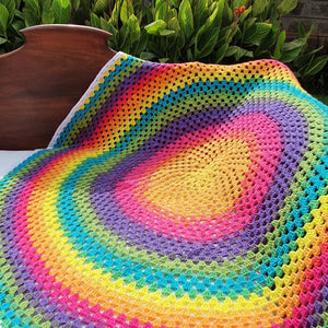 Easiest Round Granny Square Baby Blanket - The Secret Yarnery