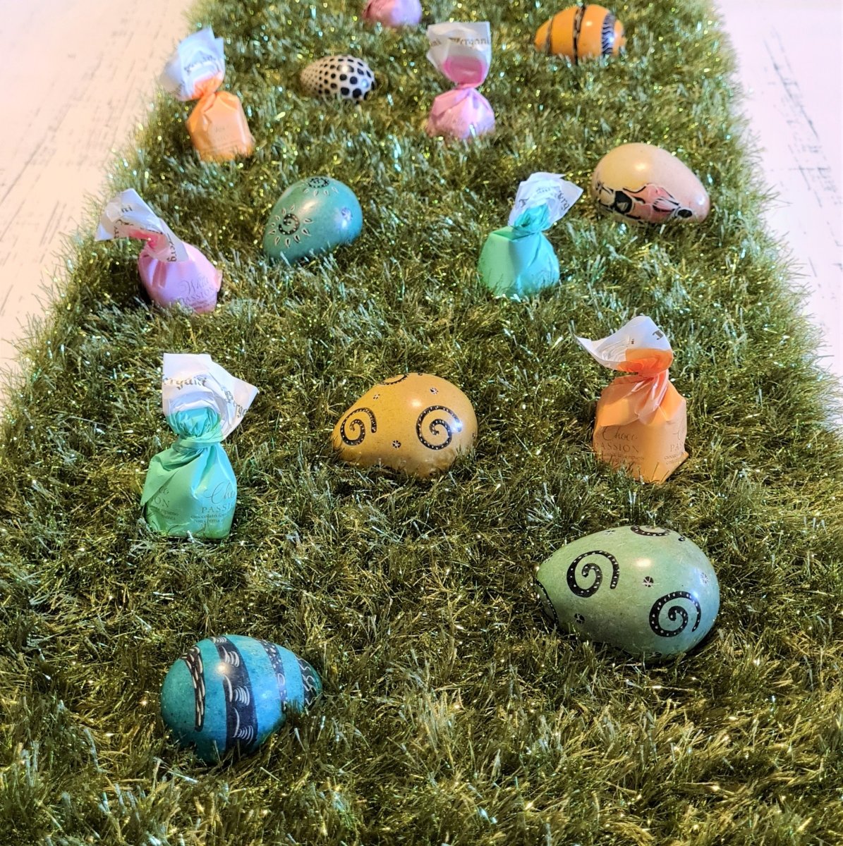 Easy Easter Artificial Grass Table Runner - secretyarnery