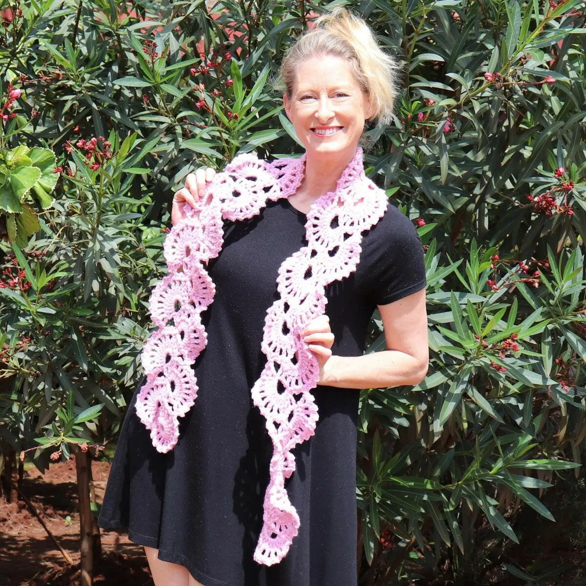 Easy Oyster Shell Crochet Scarf – Beginner-Friendly Pattern with Elegant Texture.