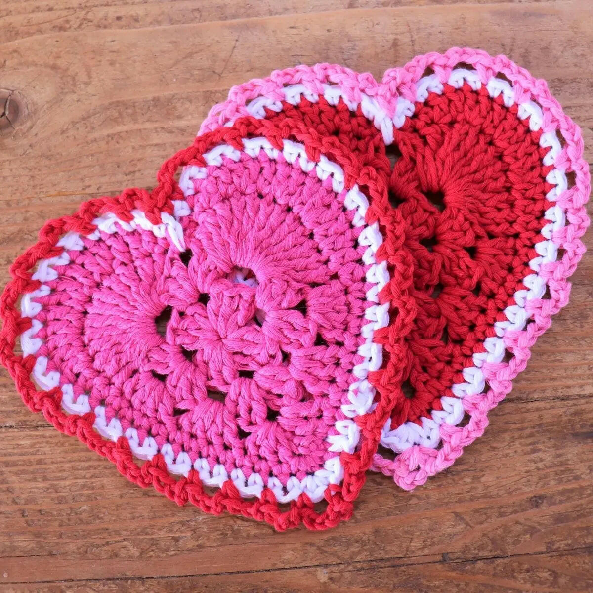 Simple Granny Square Heart Crochet Coasters – Easy and Charming Design.