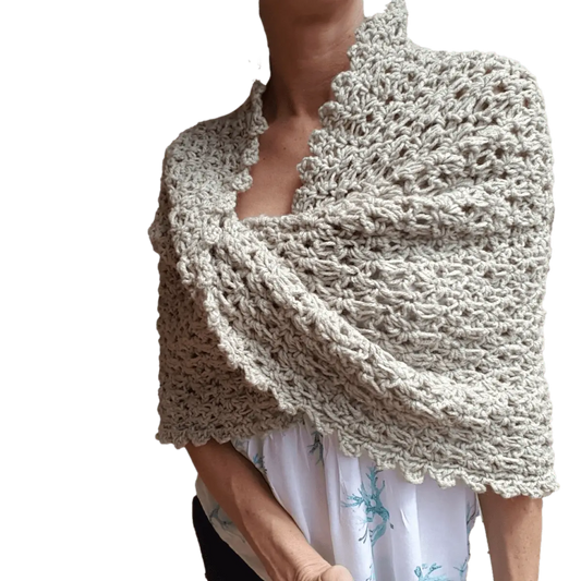 Hug Shrug – Easy Crochet Wrap Pattern for Cozy Comfort.