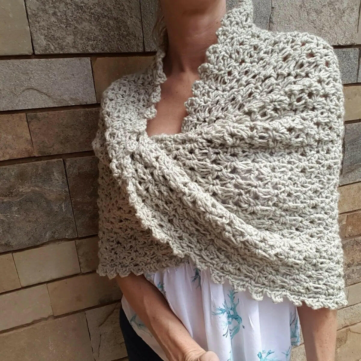 Hug Shrug – Easy Crochet Wrap Pattern for Cozy Comfort