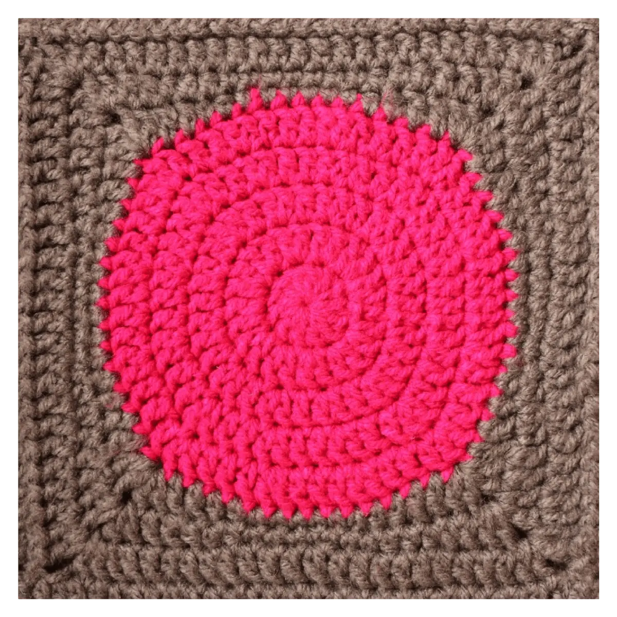 Making Circles into Squares – Easy Crochet Pattern for Stylish Squares.