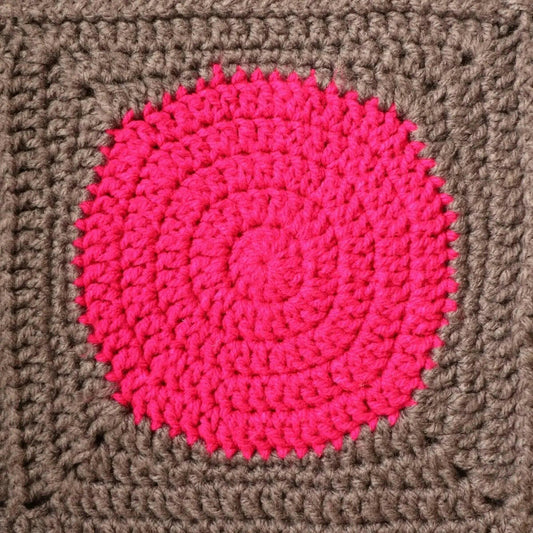 Making Circles into Squares – Easy Crochet Pattern for Stylish Squares.