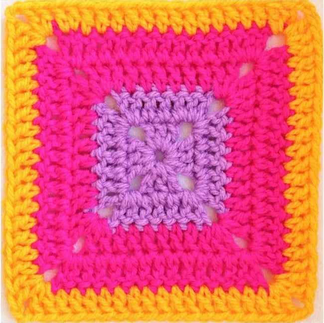 Super Easy Solid Granny Square – Beginner Crochet Pattern.