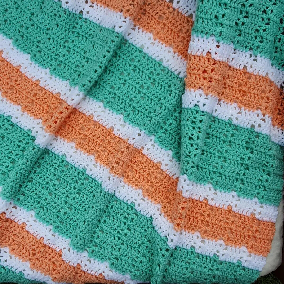 Tipsy Granny Crochet Baby Blanket – Fun and Unique Pattern for Beginners.